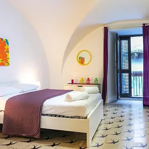 https://the-house.catania-hotels.net